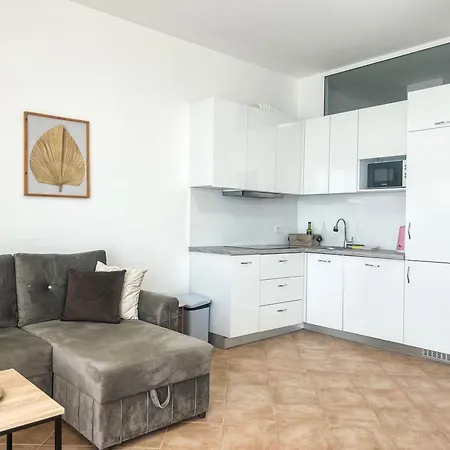 Coral Light Retreat C71