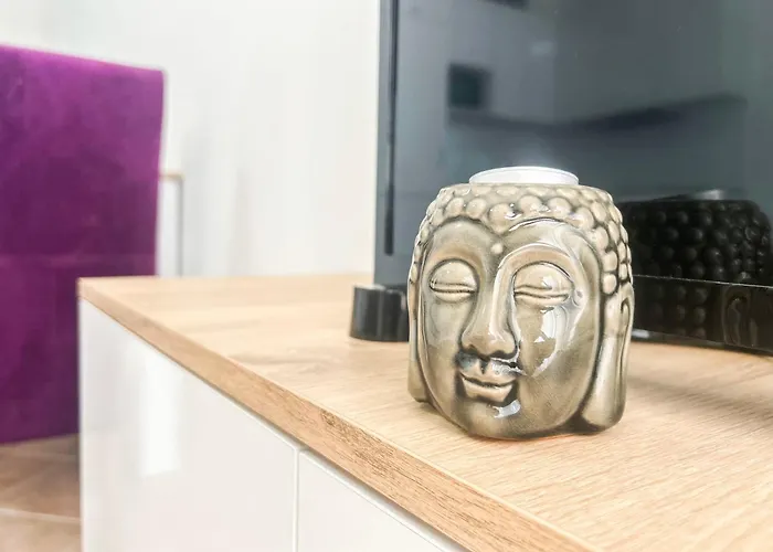 Coral Light Retreat C71 *