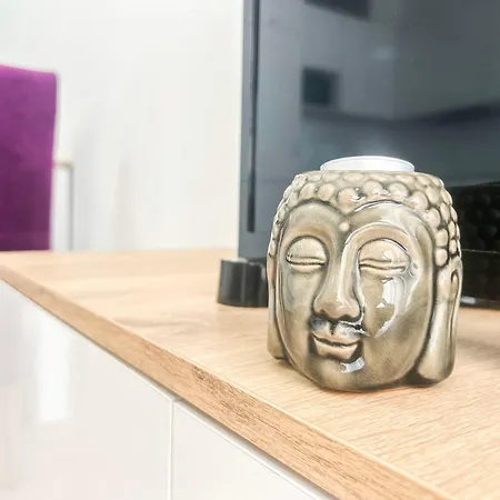 Coral Light Retreat C71 *