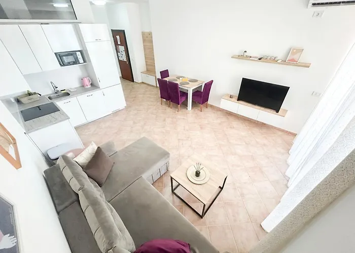 Coral Light Retreat C71 *